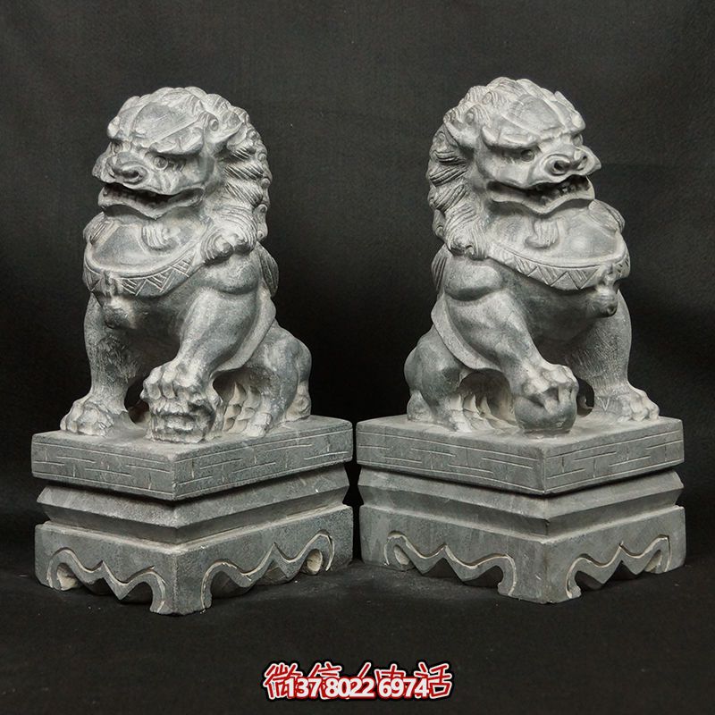 一對(duì)大門口砂石石雕的獅子雕塑 一對(duì)大門口砂石石雕的獅子雕塑