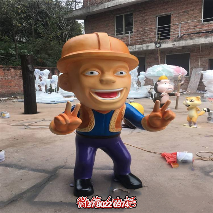 光頭強(qiáng)玻璃鋼雕塑，比v的光頭強(qiáng)