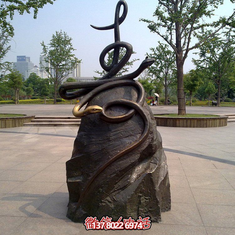 廣場(chǎng)戶外擺放玻璃鋼仿銅蛇生肖小品雕塑