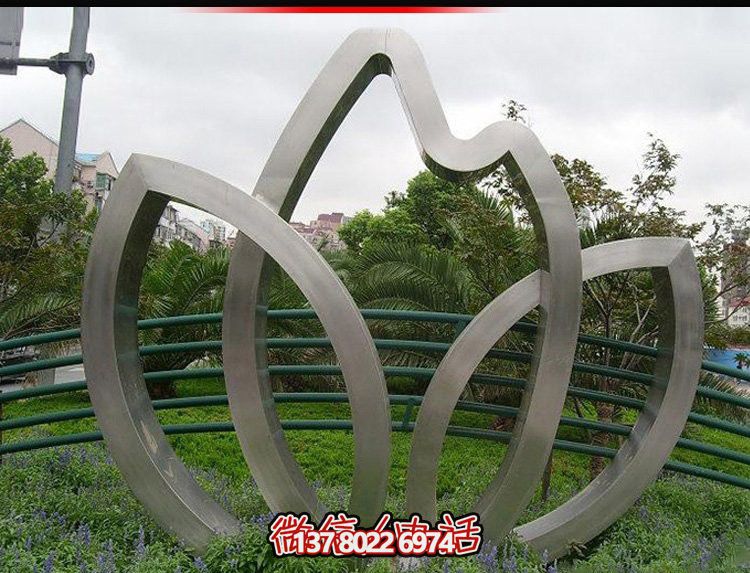 城市花園廣場(chǎng)抽象不銹鋼樹(shù)葉雕塑 城市花園廣場(chǎng)抽象不銹鋼樹(shù)葉雕塑